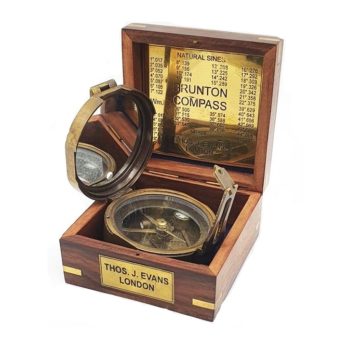 BRÚJULA BRUNTON---Largo: 7 -Ancho: 8 cm