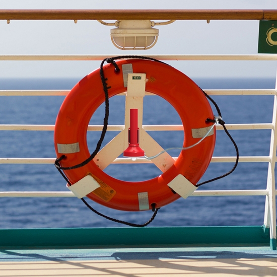 Luz flotante LED SOLAS para aro. Compact. (+24horas)