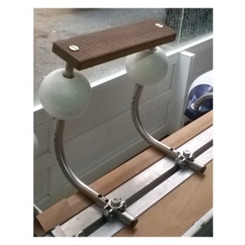 PELDAÑO para embarque con defensas giratorias de EVA